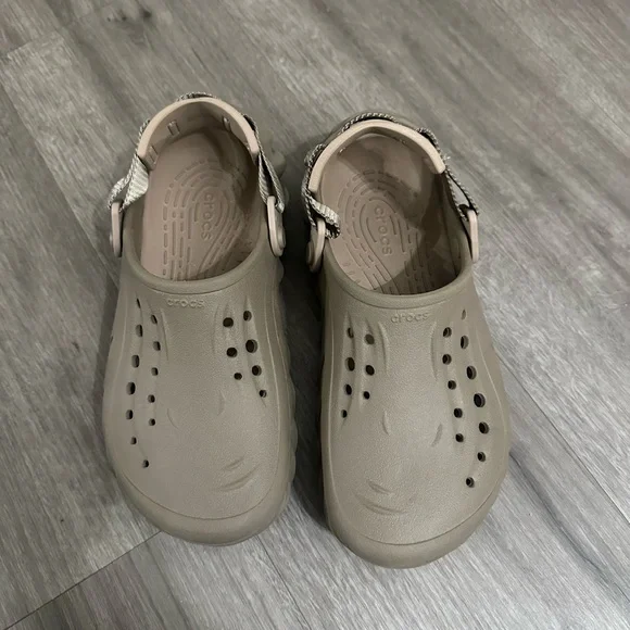 CROCS Echo Clogs - Picture 1 of 6